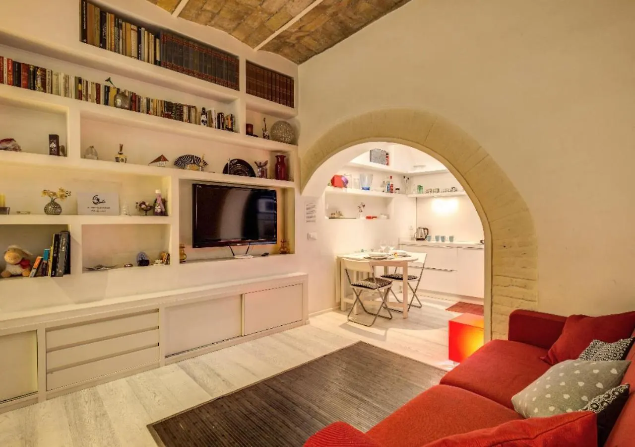 Romantic Navona Apartment