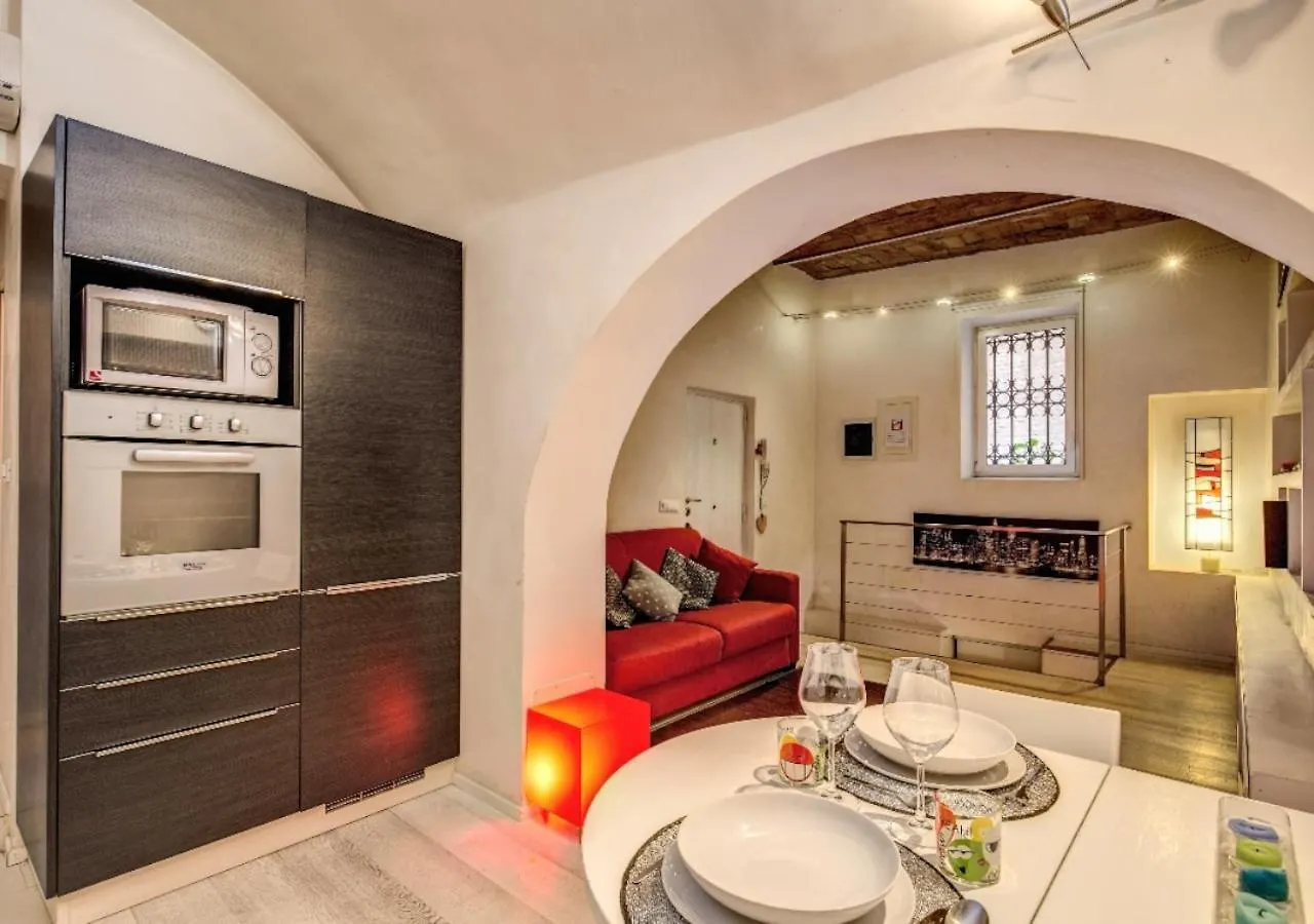 Romantic Navona Apartment Italy