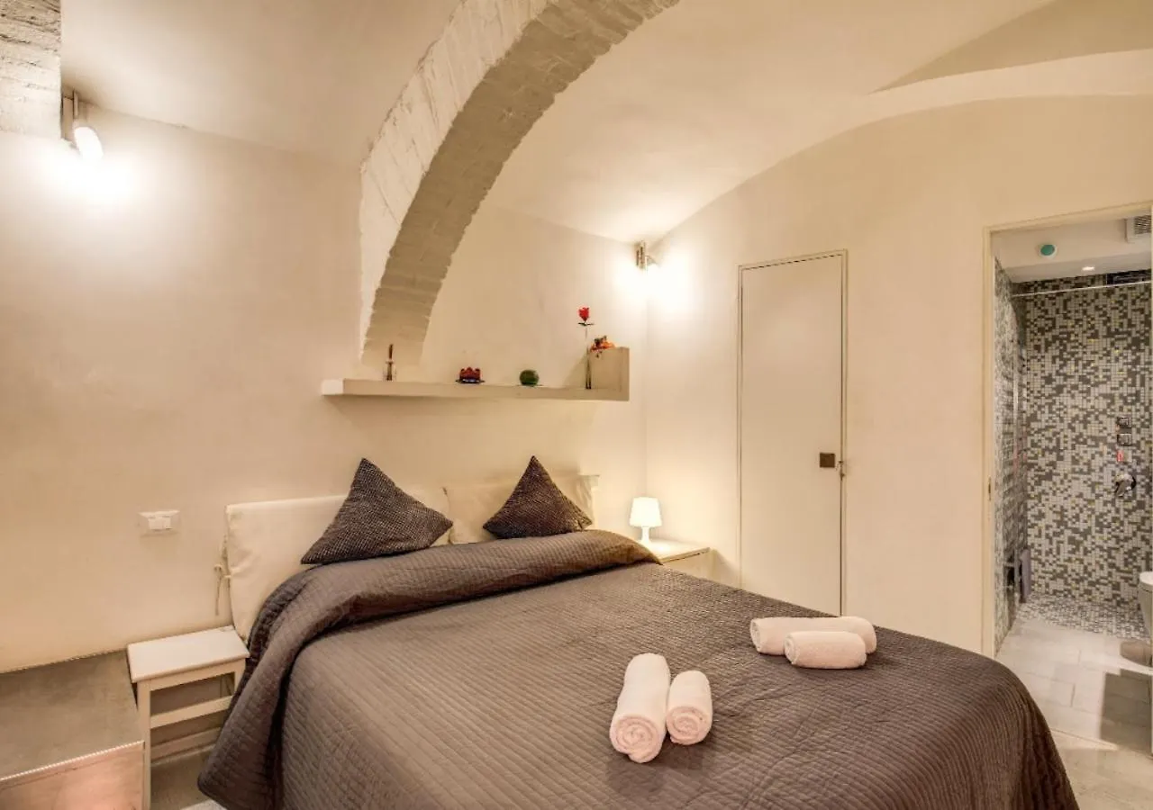 Romantic Navona Apartment Italy